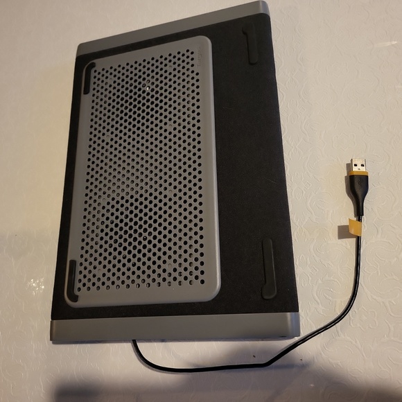 Targus Cooling Pad Mini Black and Silver - Picture 2 of 5